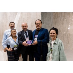 Roca Cerámica recebe prêmio Best in Show 2025 com sua série Taj Mahal